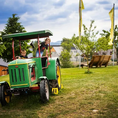 Hof Koehne Haus Am Spielplatz - Schaf シュマレンベルク